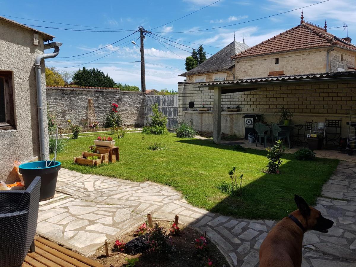 La Cabirotte Acomodação com café da manhã Nanclars Exterior foto